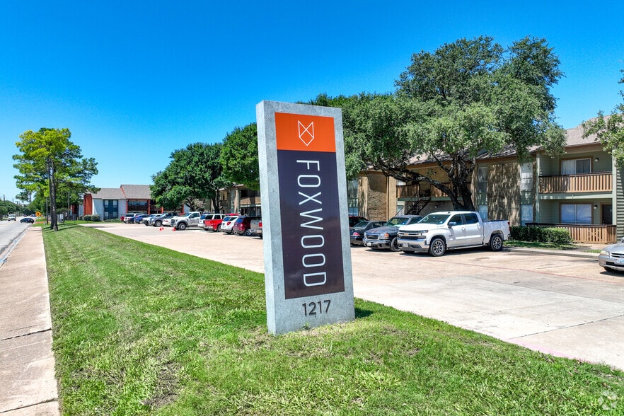 FRONT AREA - Foxwood