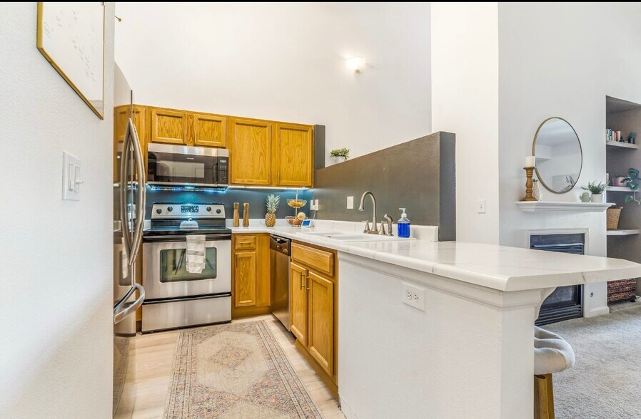 Building Photo - 3231 S Waco Ct