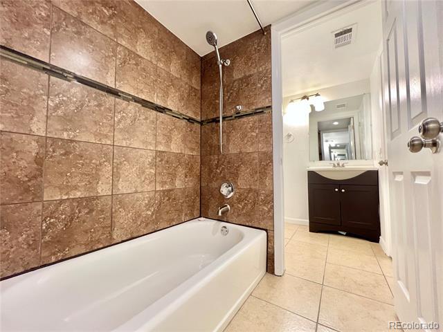 Building Photo - 14252 E Tufts Pl