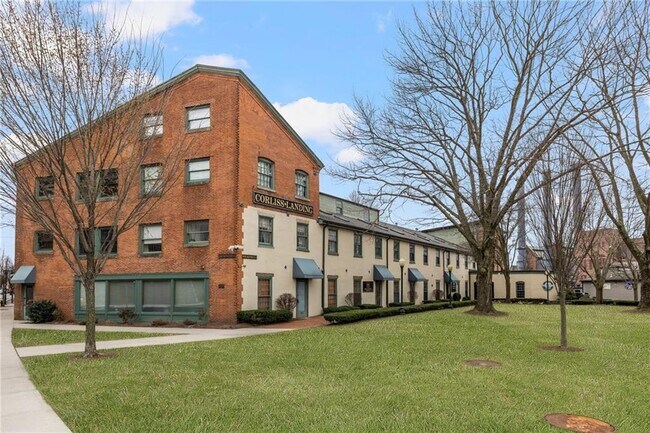Building Photo - 555 S Water St