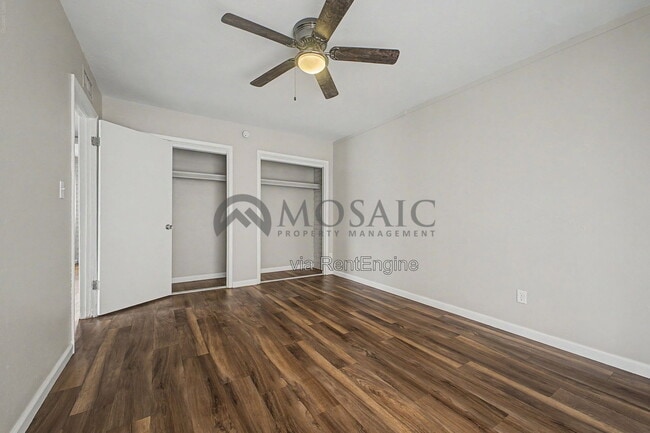 Building Photo - 1204 S McClintock Dr
