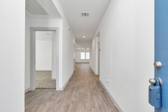 Building Photo - 10626 Watershed Dr