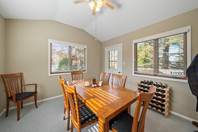 Building Photo - 438 Sylvan Dr