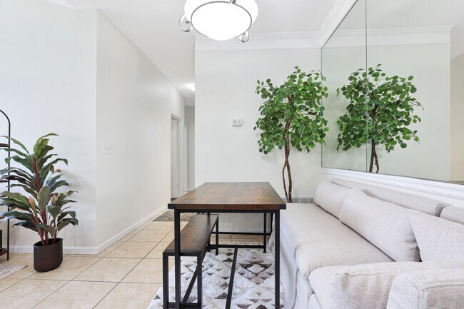 Building Photo - Bradenton 3BR/2BA – Newly Remodeled, 3rd F...