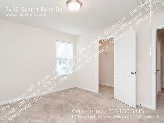Building Photo - 7432 Garett Park Dr