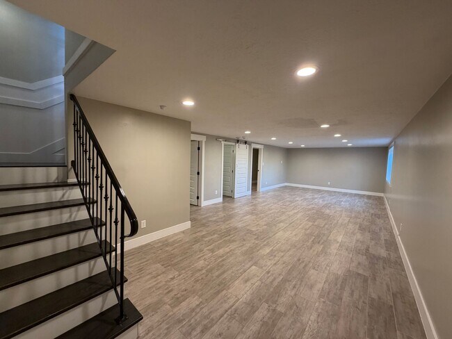 Building Photo - SPACIOUS PROPERTY DOWNTOWN FOR RENT!