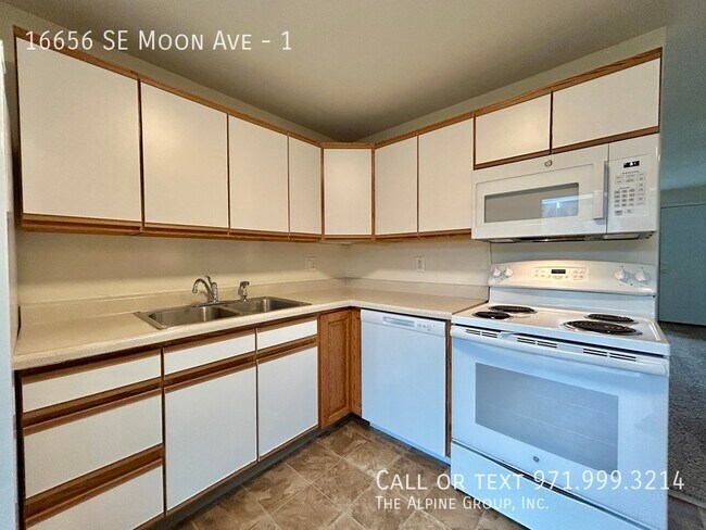 Building Photo - 16656 SE Moon Ave