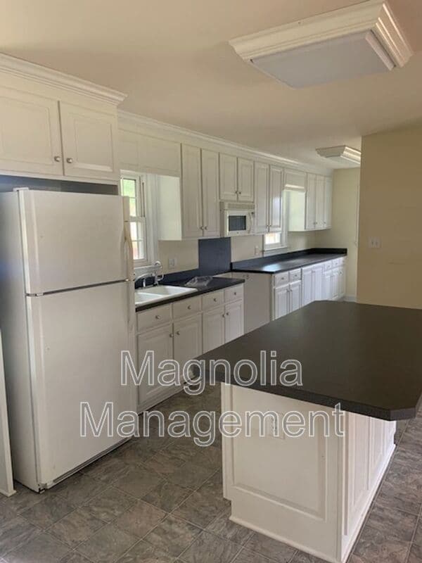 Building Photo - 4457 US-401