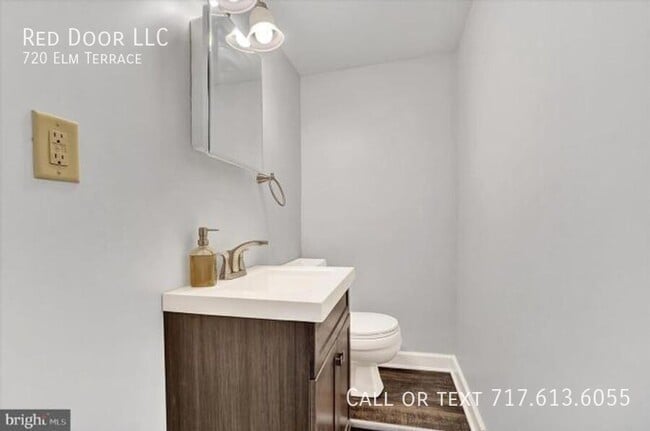 Building Photo - 720 Elm Terrace