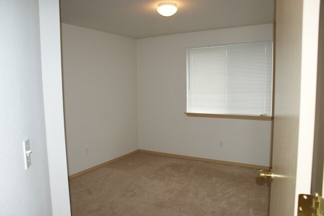 Building Photo - 14448Aa