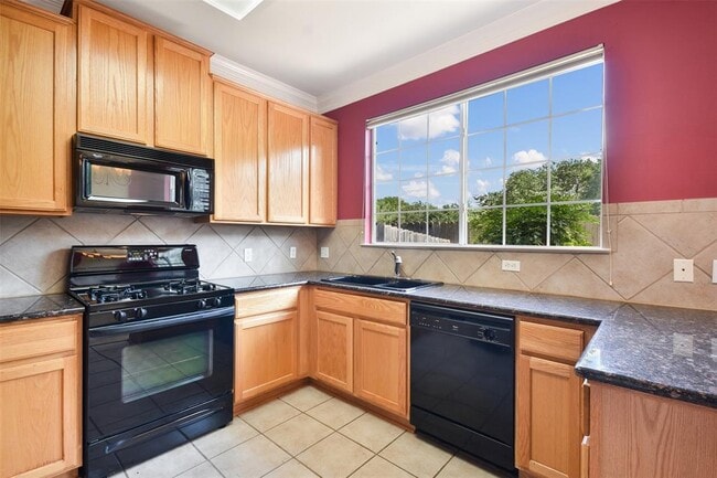 Building Photo - 8518 Cahill Dr