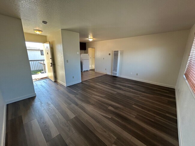 Building Photo - 255 E Romie Ln