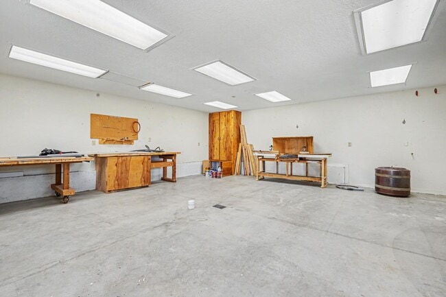 Building Photo - 11875 W Hidden Valley Rim Rd