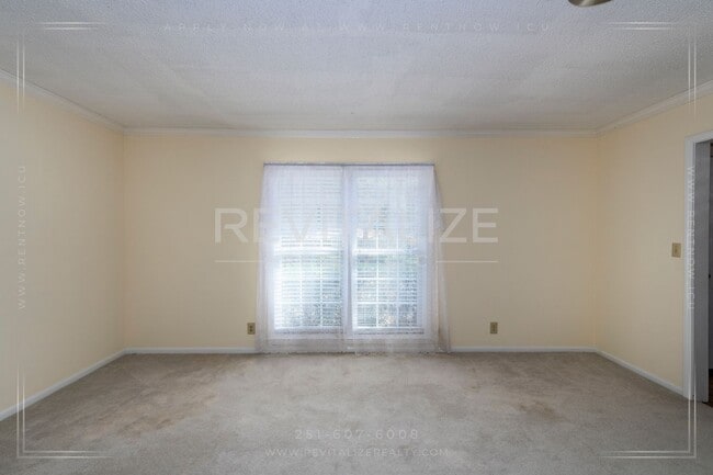 Building Photo - Beautifully Preserved 4 Bd / 3 Ba Vintage 70's Home