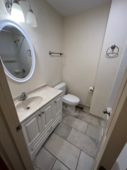 Building Photo - 4020 Bradshaw Rd