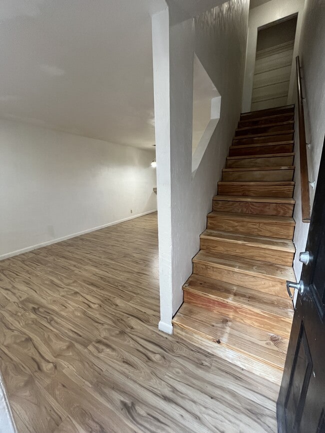 Building Photo - 2546 SW 31st Pl