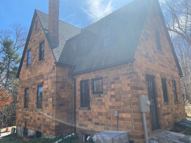 Building Photo - 17 Pratt St