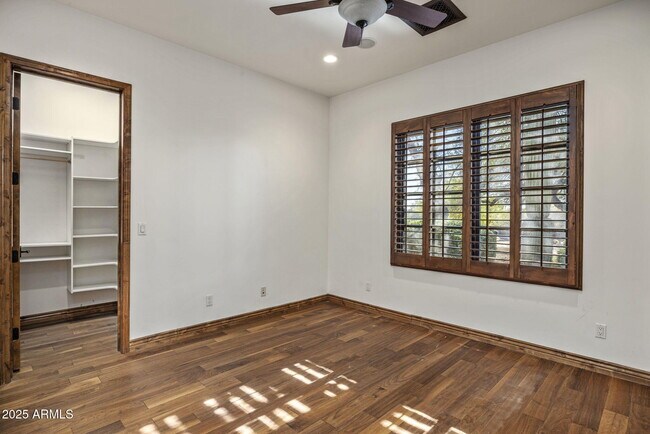 Building Photo - 9222 E Rimrock Dr