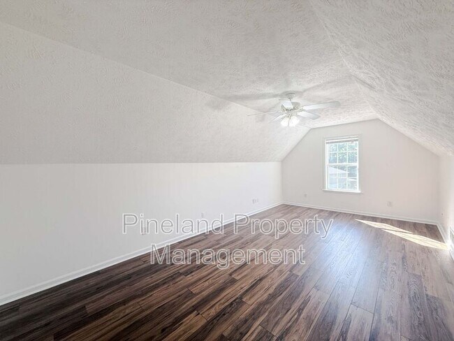 Building Photo - 219 Woodland Dr