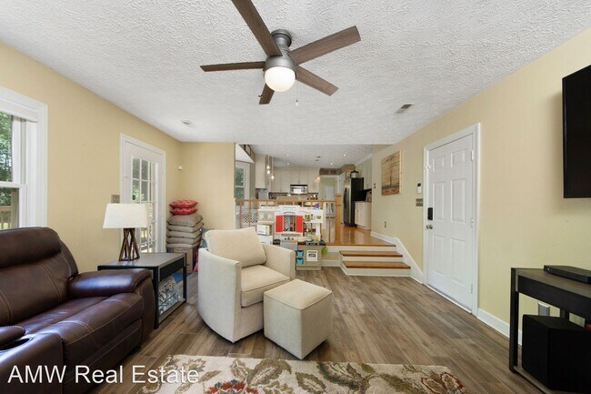 Building Photo - 4 br, 2.5 bath House - 112 Allen Harris
