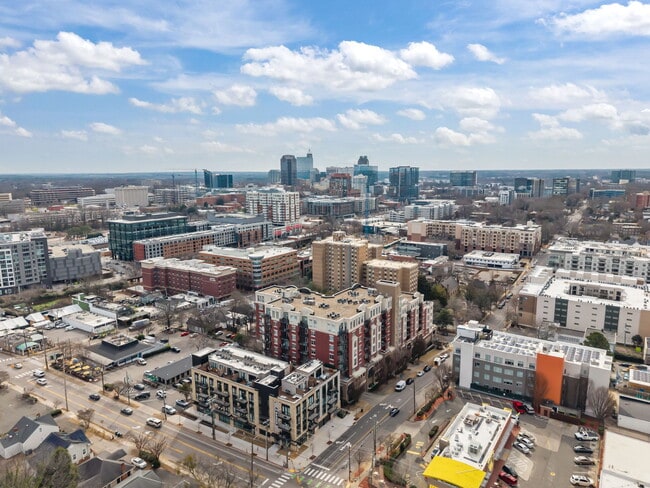 Building Photo - 618 N Boylan Ave