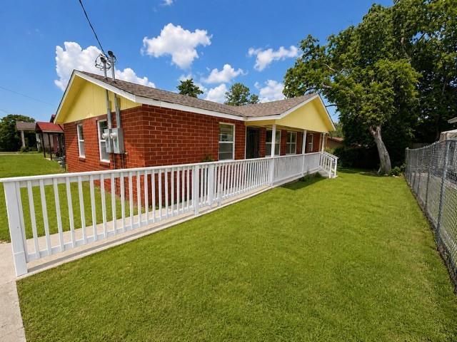 Building Photo - 717 Lilly Ave