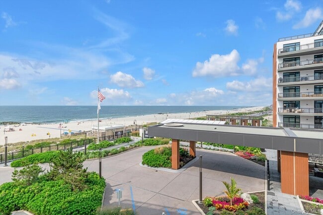 Building Photo - 140 Boardwalk