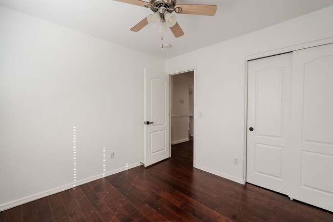 Building Photo - YEAR END MOVE IN SPECIAL!  NEWLY RENOVATED...