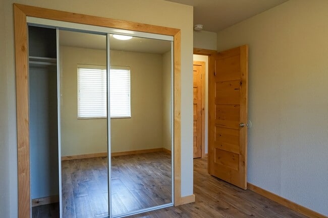 Building Photo - Three Bedroom Home in Hayden