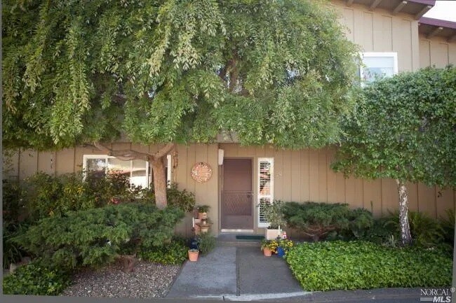 Primary Photo - 39 Porto Bello Dr