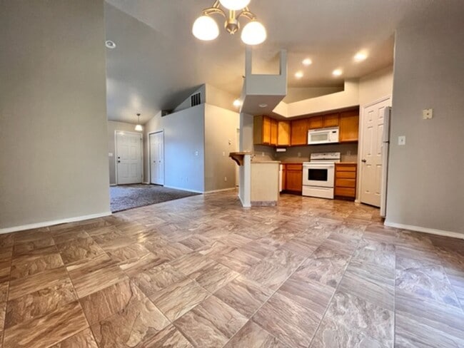Building Photo - 13037 W Peachleaf Ct