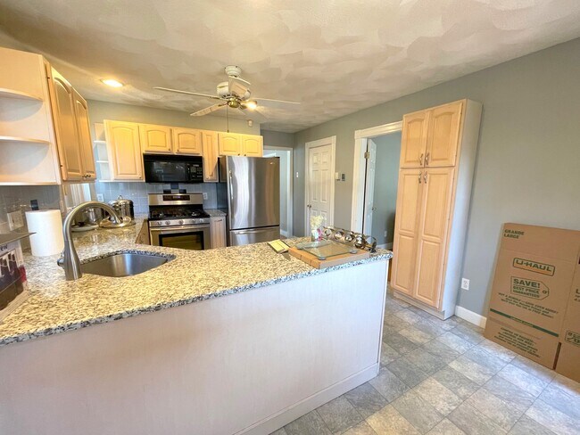 Building Photo - 112 Boston Ave