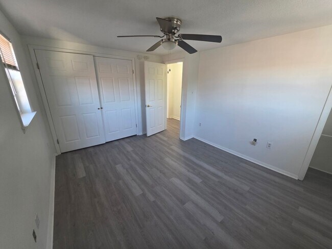 Building Photo - 47 Oakwood Ave