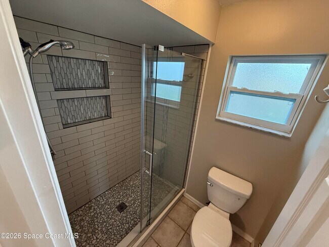 Building Photo - 563 Summers Creek Dr