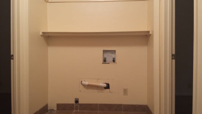 Building Photo - 120 Emperado Way