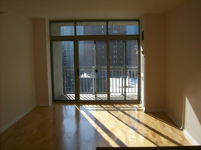 Building Photo - 600 N Dearborn St