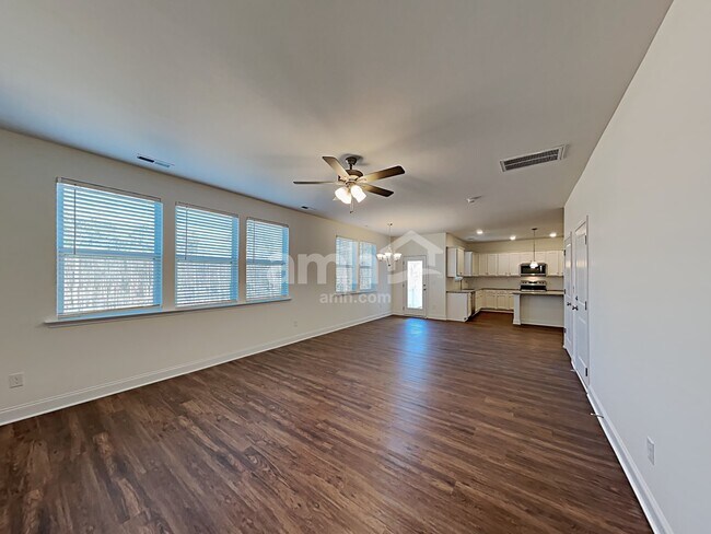 Building Photo - 2135 Laurel Vlg Cir