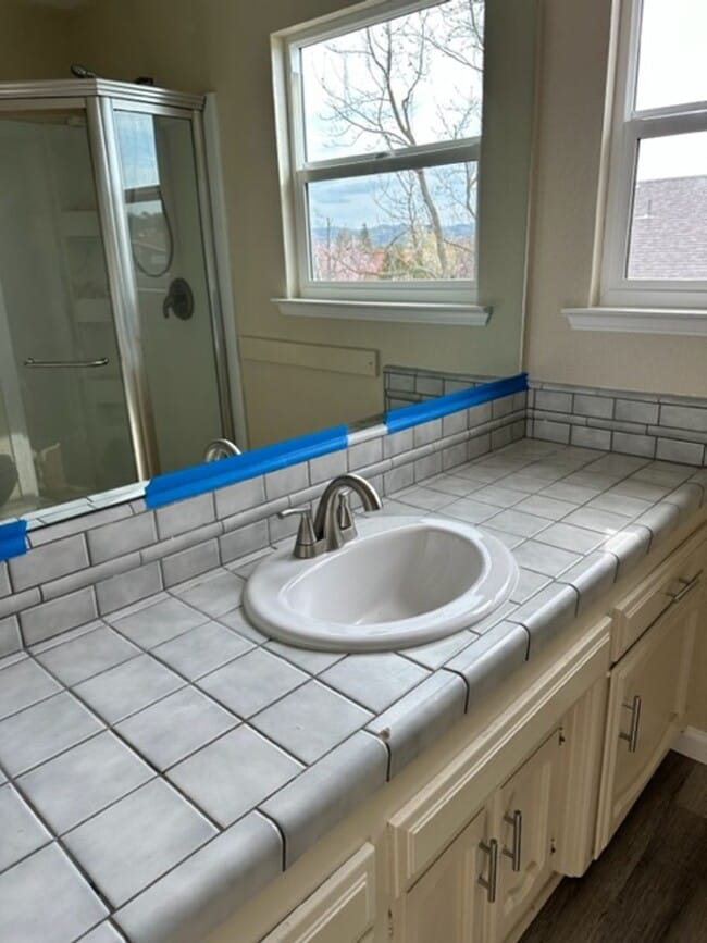 Building Photo - 2471 Starling Dr