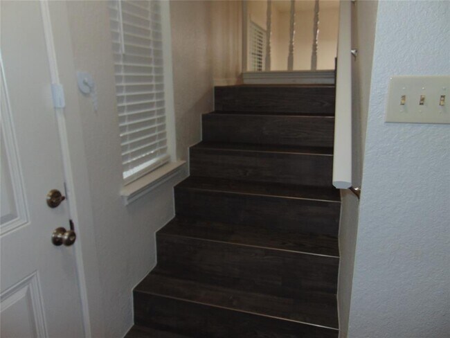 Building Photo - 1617 Gracy Farms Ln
