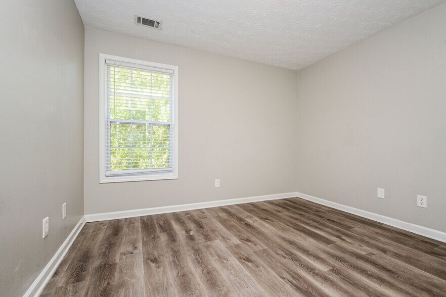 Building Photo - 145 Trelawney Ln