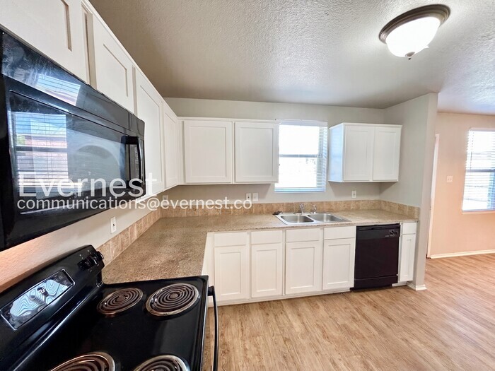 Building Photo - 8434 Cotton Valley Ln