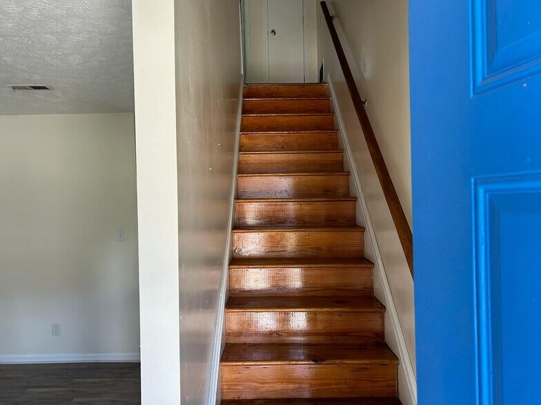 Building Photo - 5733 Aftonshire Dr