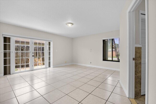 Building Photo - 4201 W Sailboat Dr
