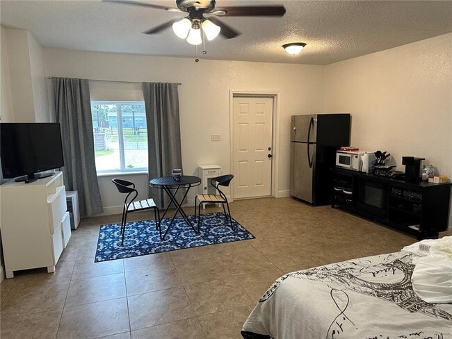 Building Photo - 2400 10th St