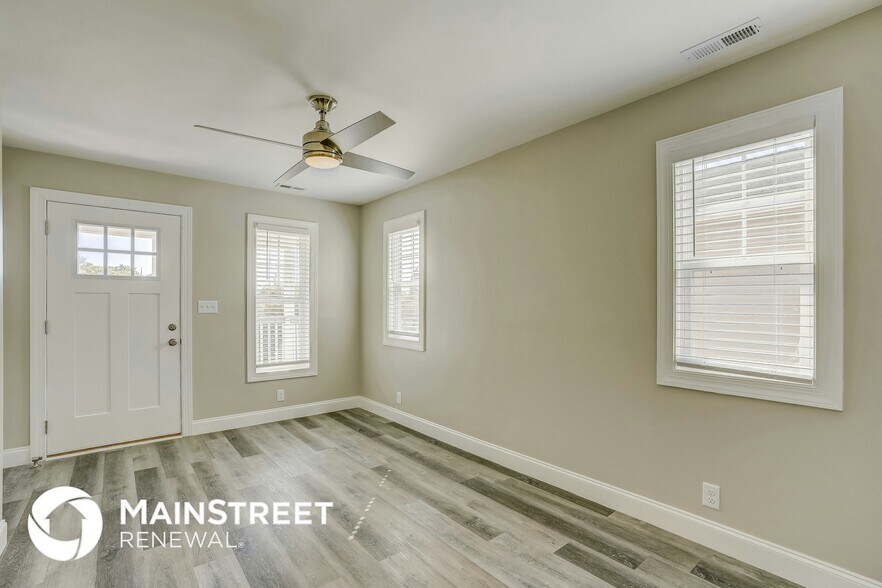 Building Photo - 3145 4th Ave S