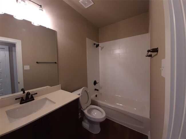 Building Photo - 9815 Grosbeak Ln