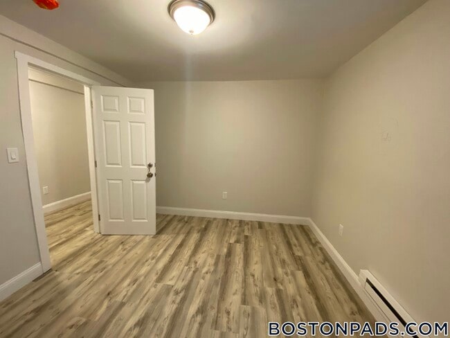 Building Photo - 17 Verrill St