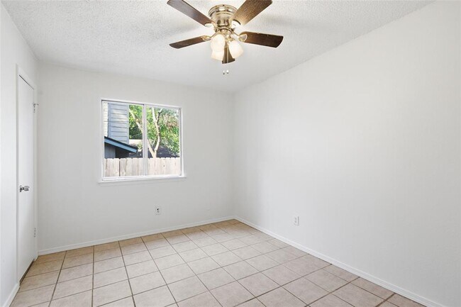 Building Photo - 2412 Burleson Ct
