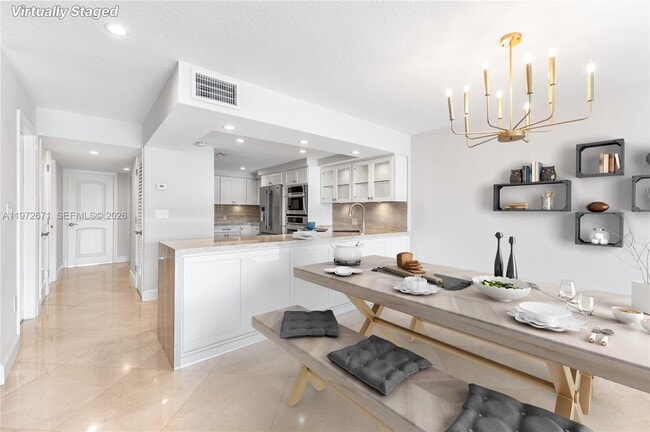 Building Photo - 5990 Paradise Point Dr