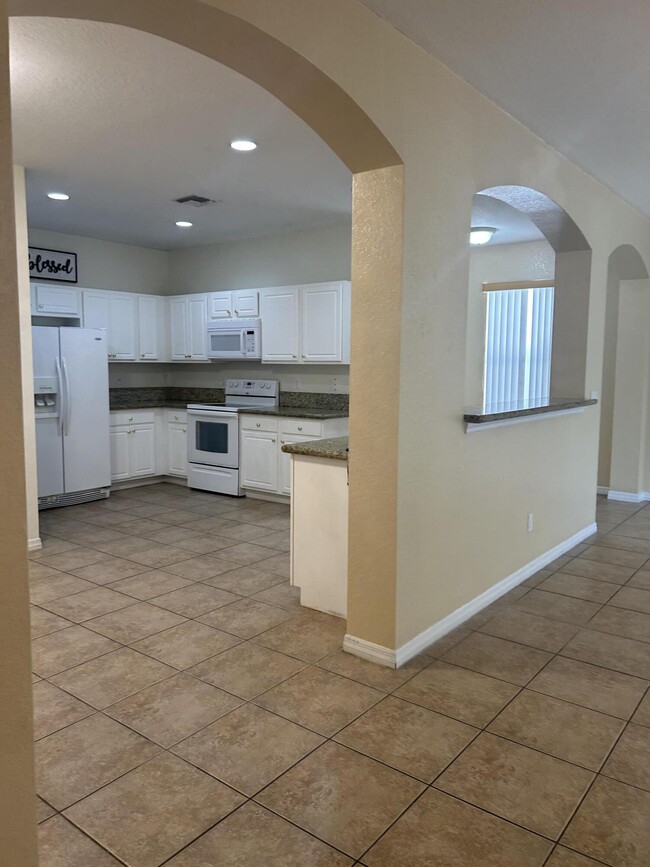 Building Photo - 9426 Windrift Cir